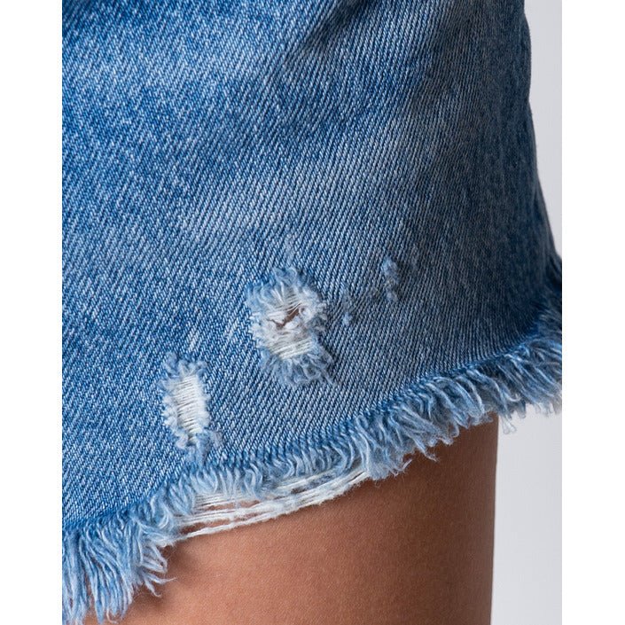 Levi`s - Levi`s Women Short - Monterri Fashion